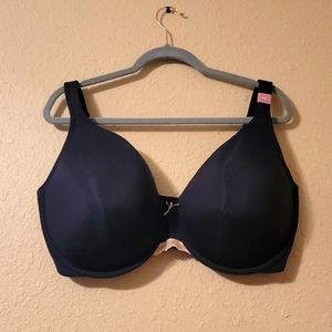 Black lightly line bra with cute lace detail